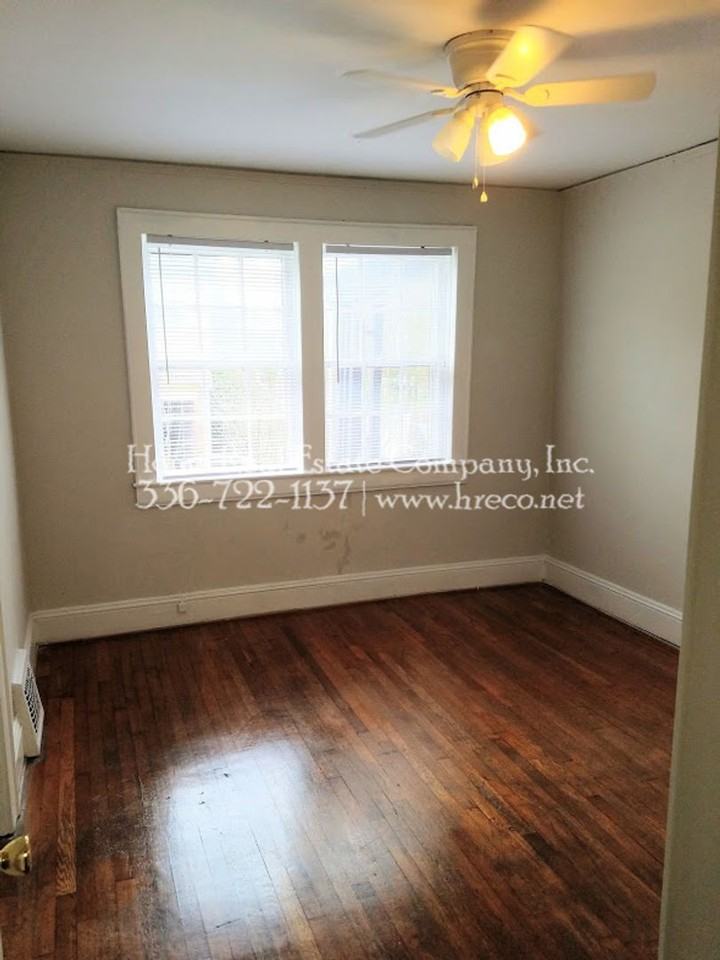 123 S Poplar St - Photo 6 of 8