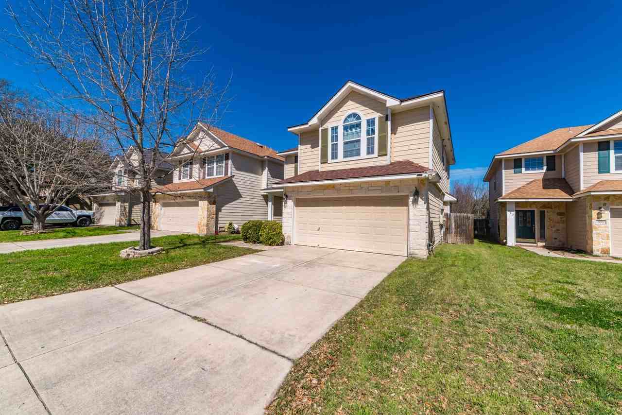 711 Sycamore Moon - Photo 3 of 33