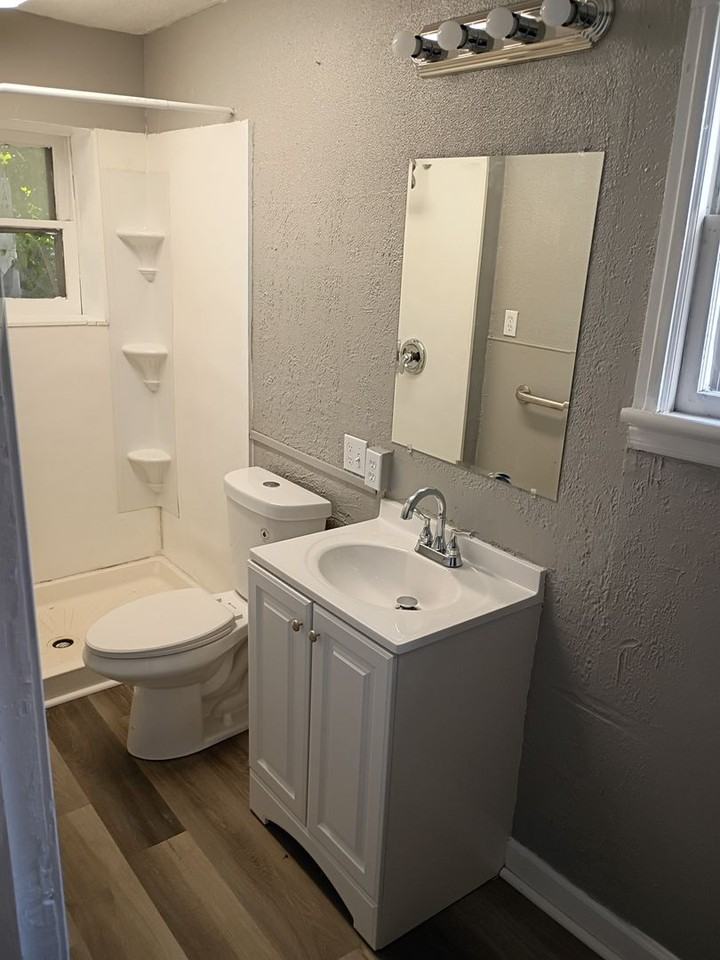 324 Xenia Ave - Photo 3 of 10