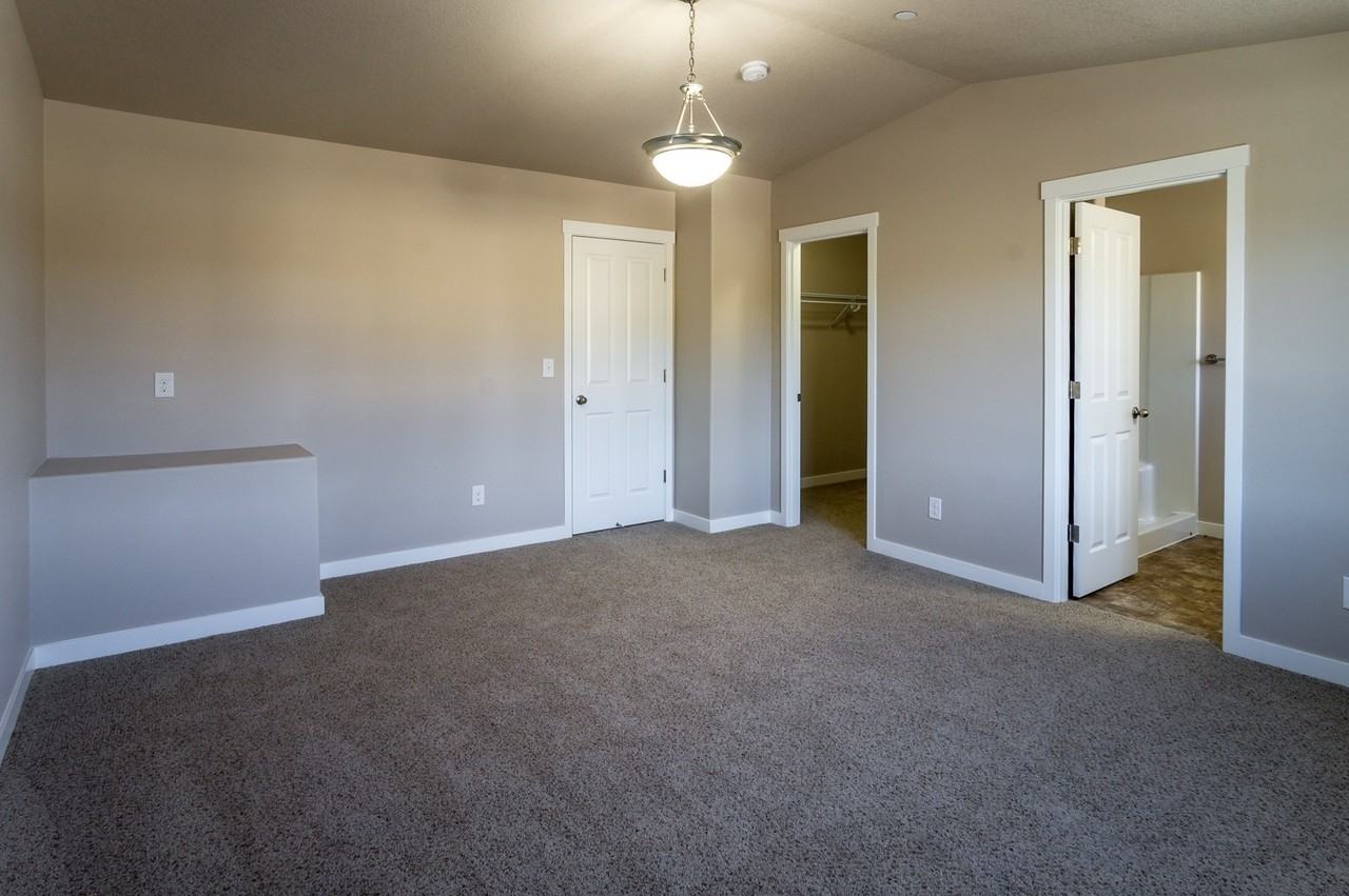 5917 Ne 71st Ct - Photo 3 of 18