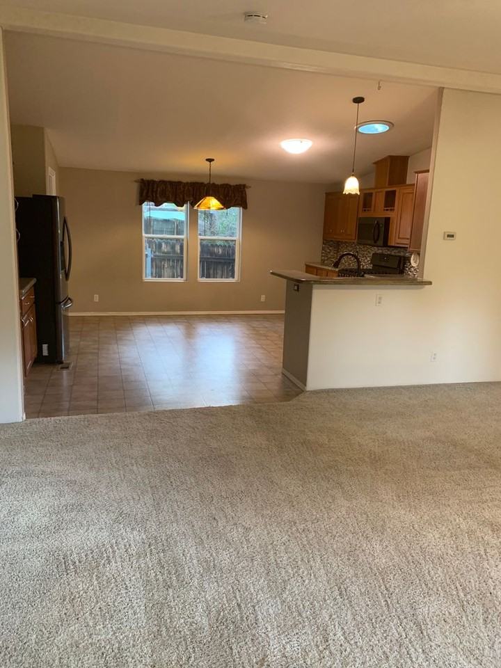 2544 W Coronado Ave - Photo 7 of 11