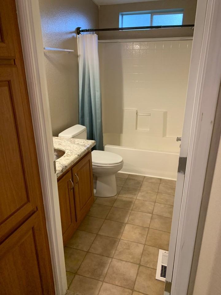 2544 W Coronado Ave - Photo 7 of 11