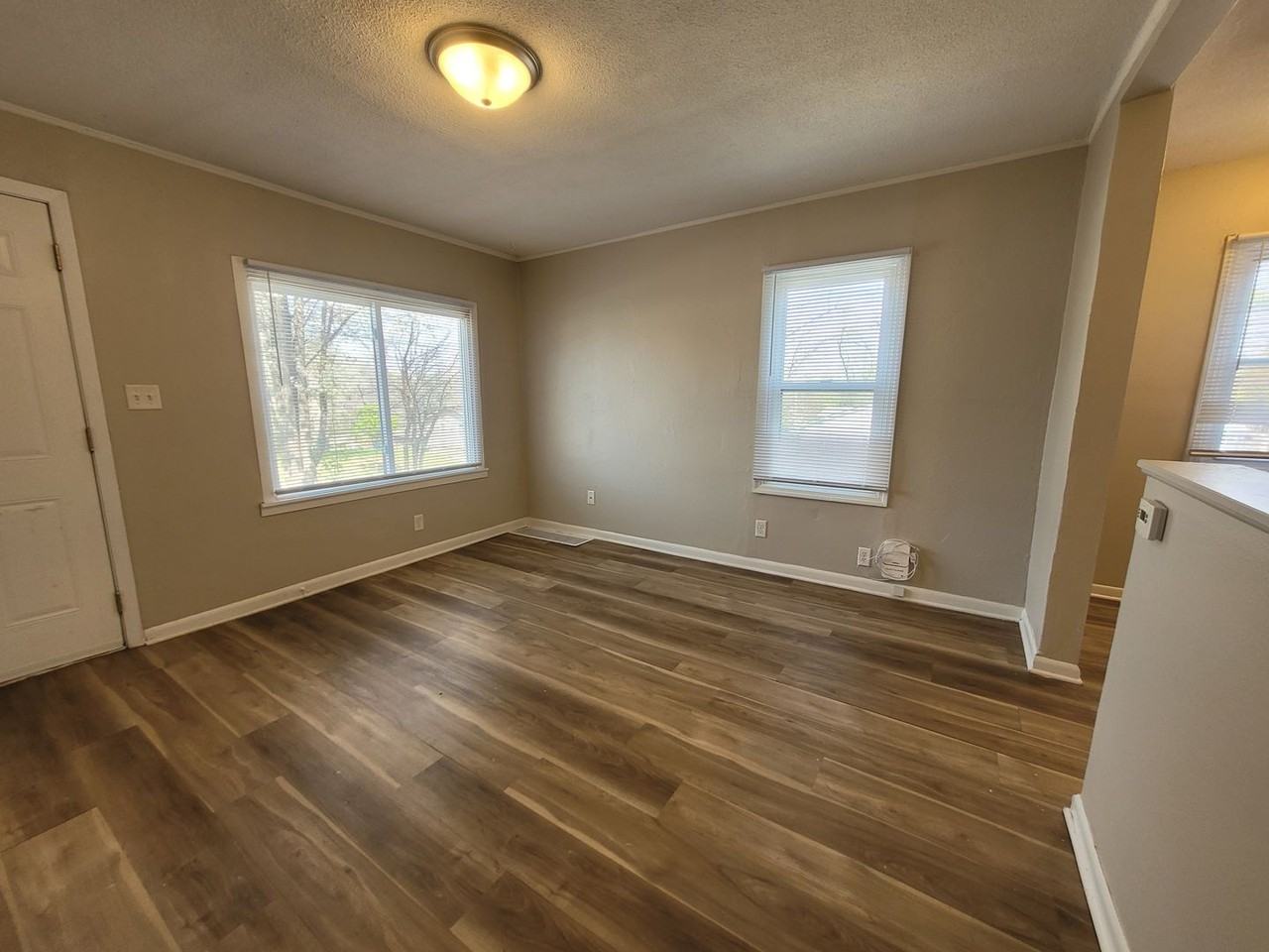 1112 Frazier Ave - Photo 2 of 18