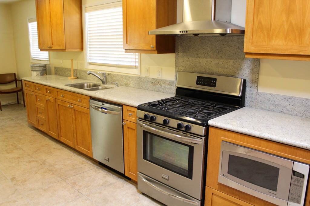 442 S College Ave - Photo 3 of 7