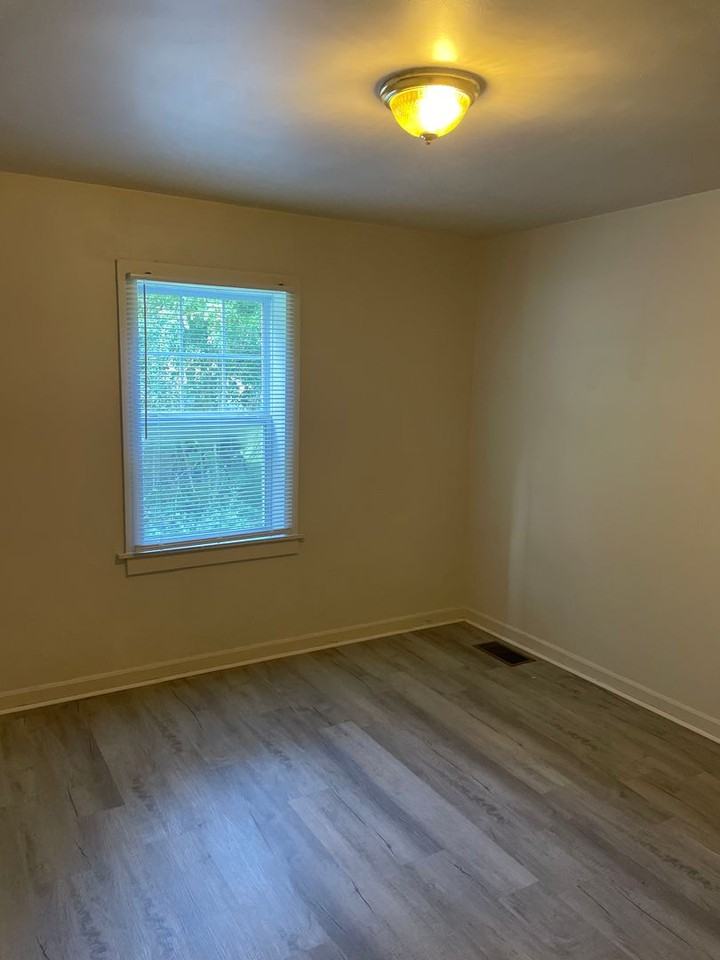 3652 Cornell Blvd - Photo 3 of 6