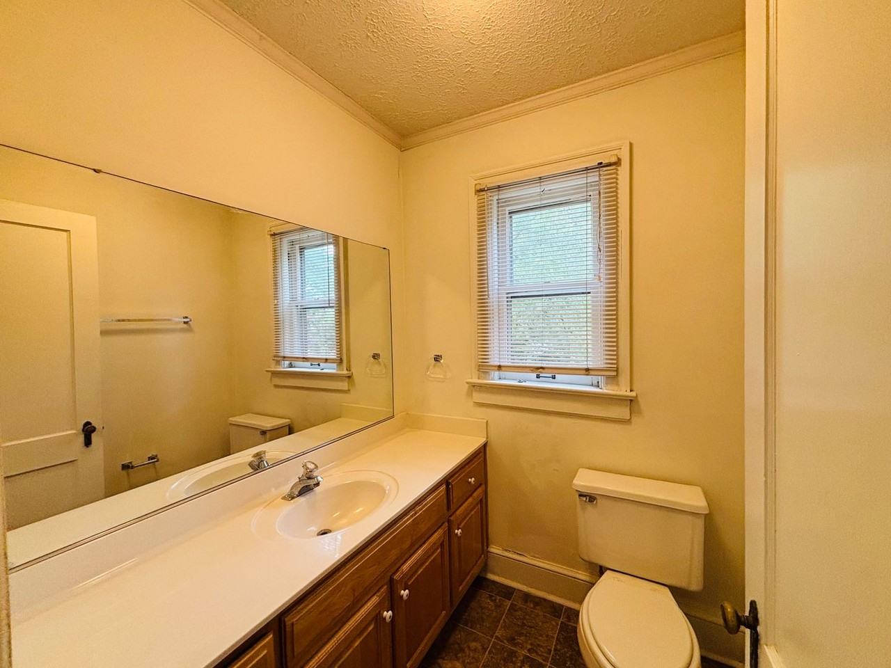 606 Preston Ave - Photo 7 of 19