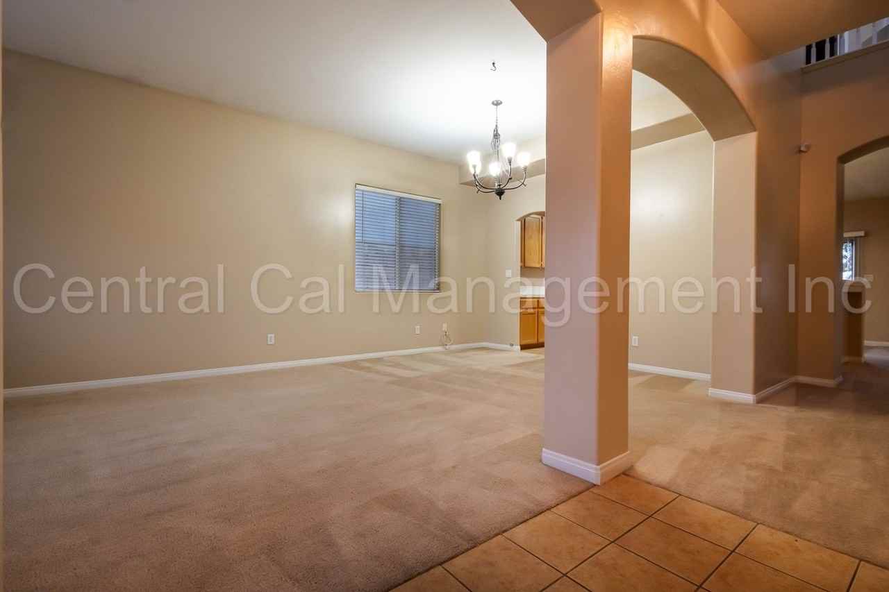 10802 Vista Bonita Dr - Photo 2 of 27