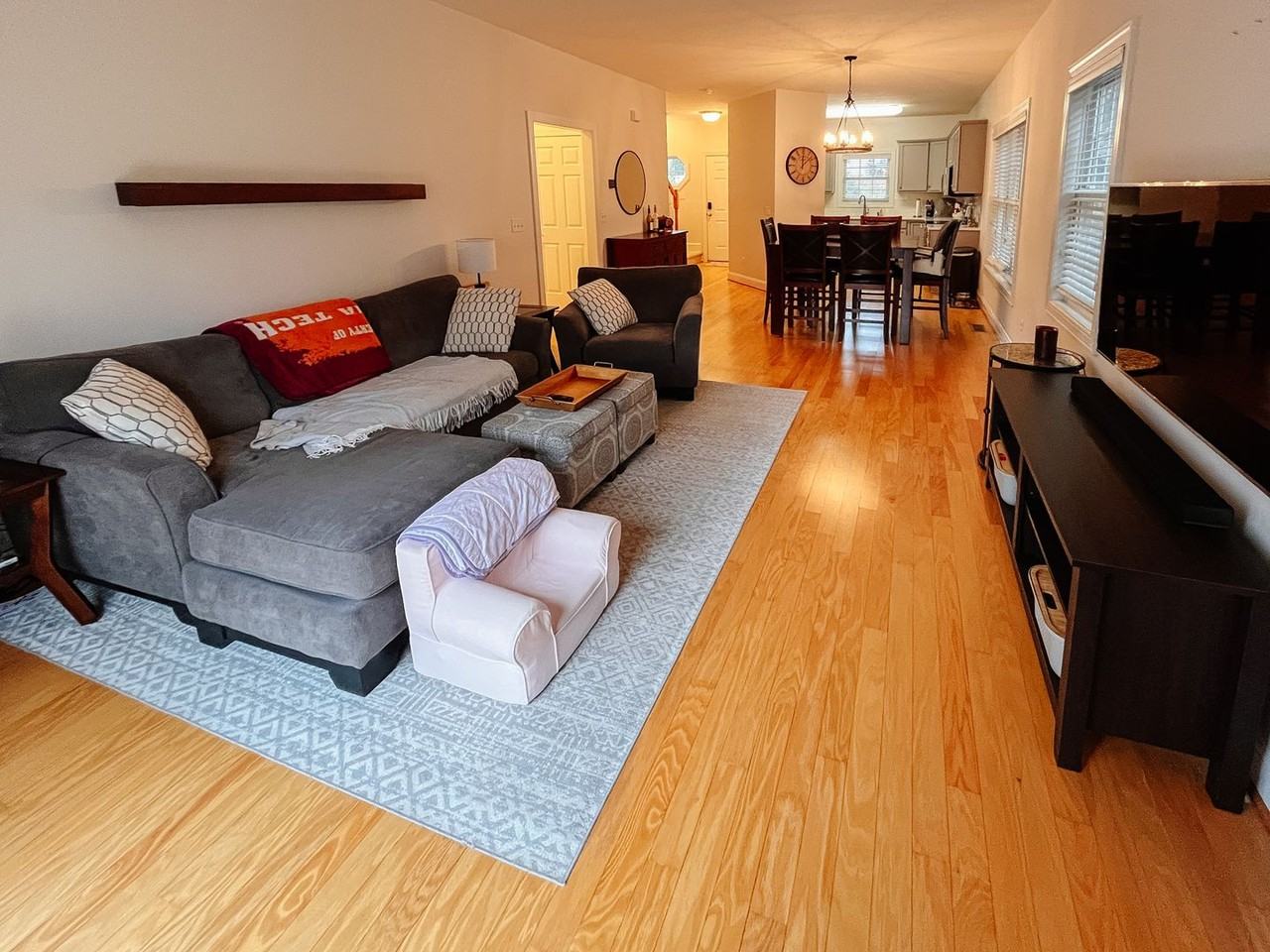 200 Meadow Dr - Photo 4 of 13