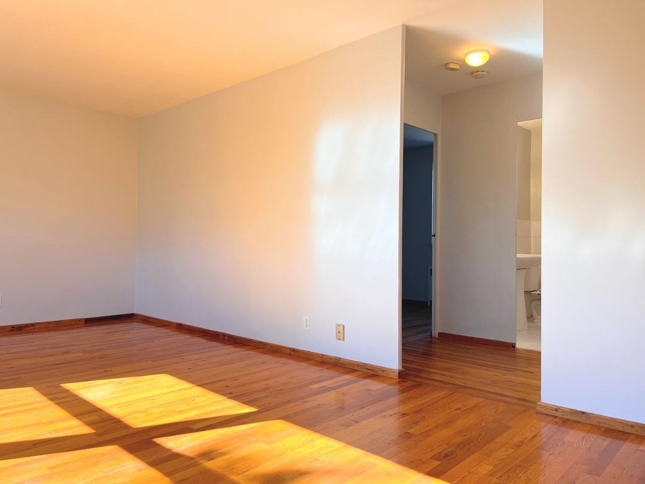 Delaware Ave Apartments - Photo 5 of 24