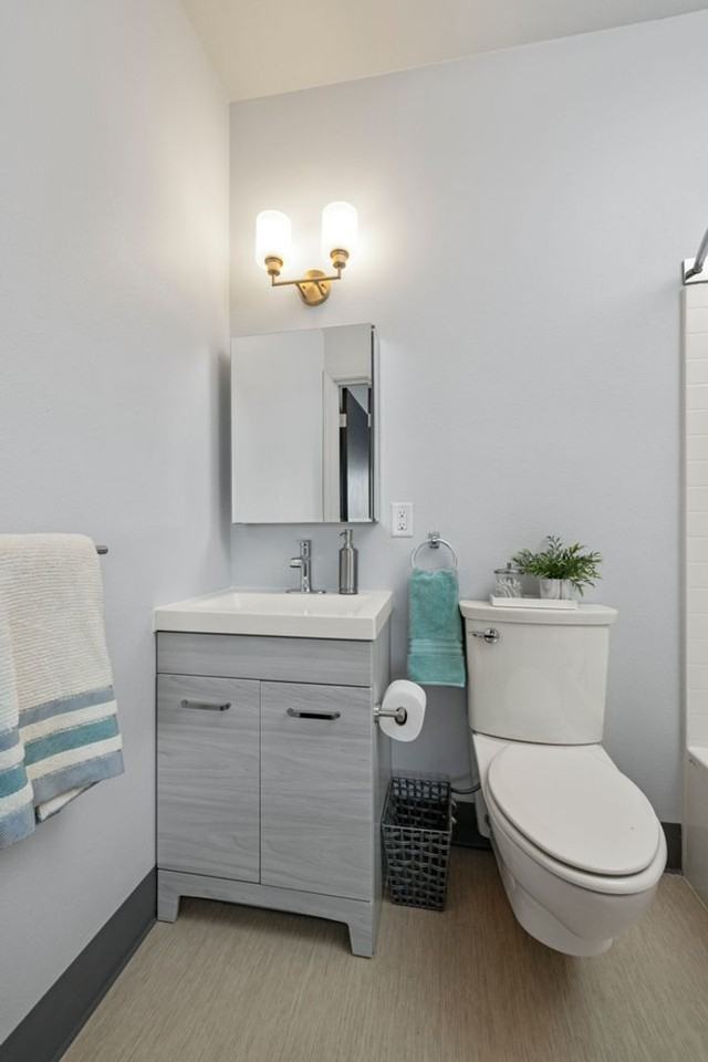 151 N Williams Ave #210 - Photo 2 of 18