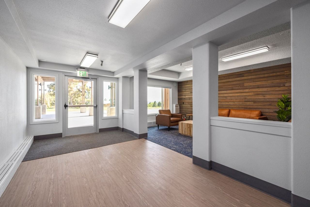 151 N Williams Ave #210 - Photo 3 of 18