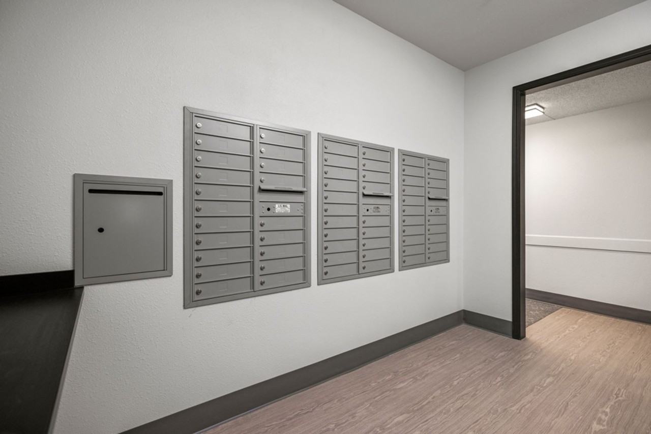 151 N Williams Ave #210 - Photo 6 of 18