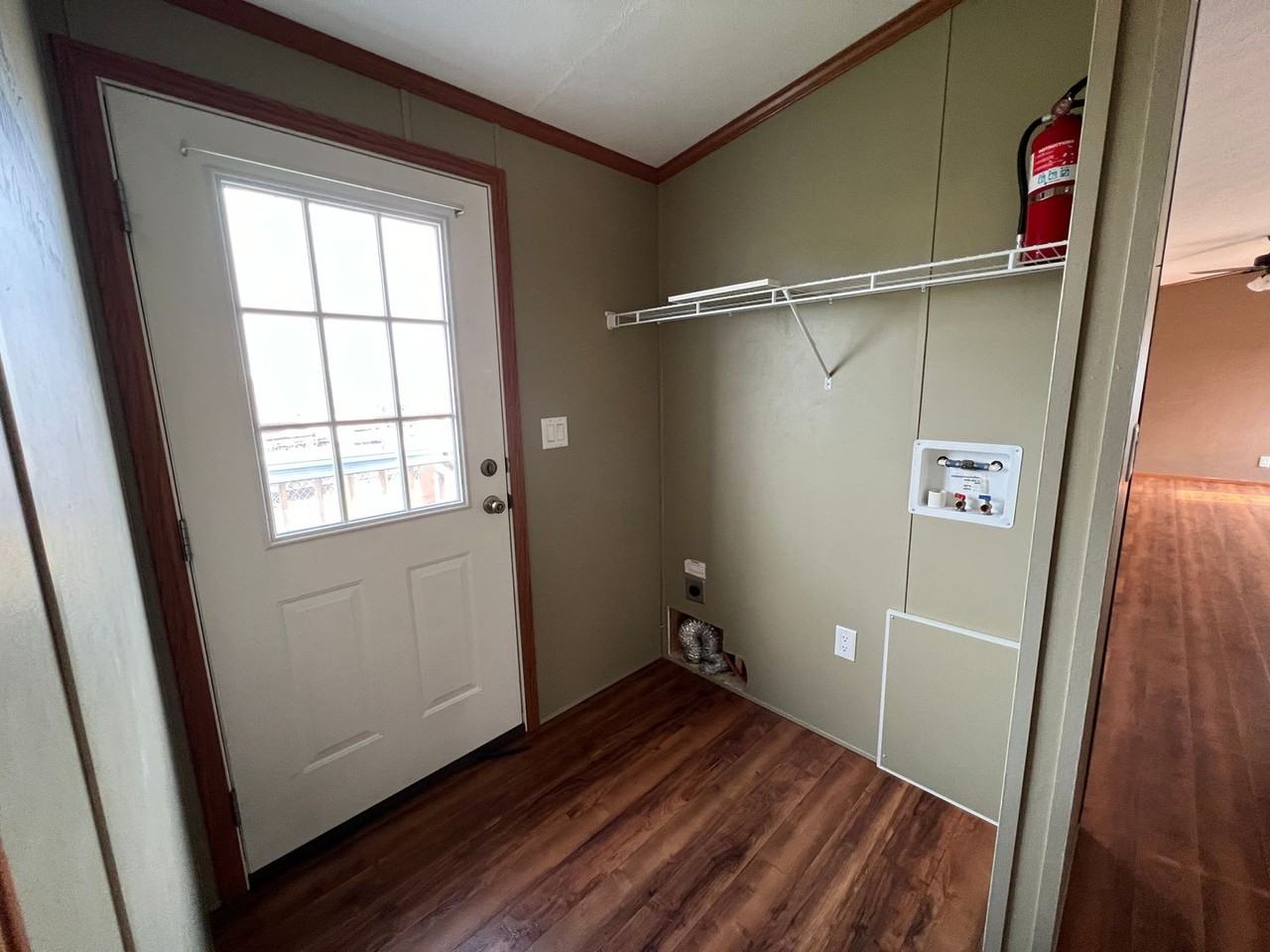 1046 Aiken Rd - Photo 3 of 19