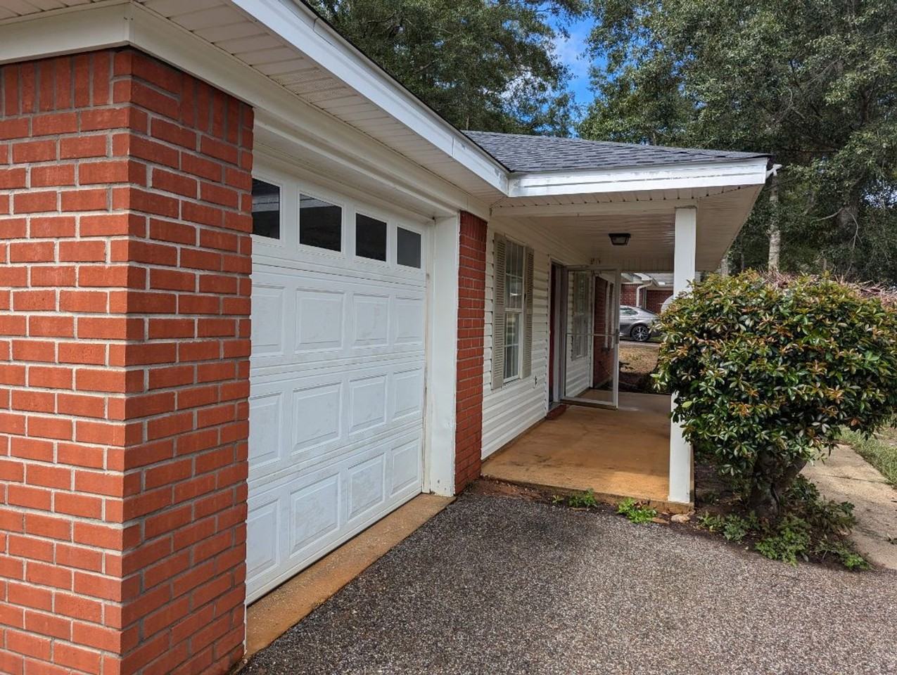 2840 Ironwood Dr - Photo 2 of 13