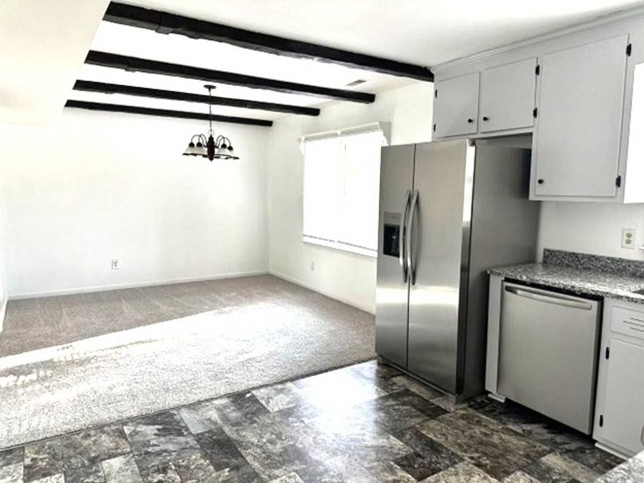 102 Chapel Hill Ln - Photo 5 of 18