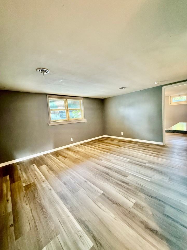 Renovated 1 Bedroom, 1 Bathroom Apartment – Prime Fargo Location Near NDSU! - Photo 5 of 10