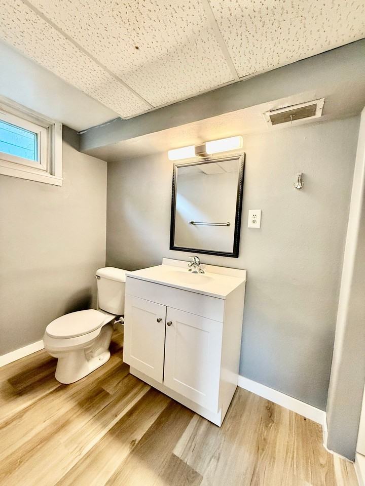 Renovated 1 Bedroom, 1 Bathroom Apartment – Prime Fargo Location Near NDSU! - Photo 7 of 10