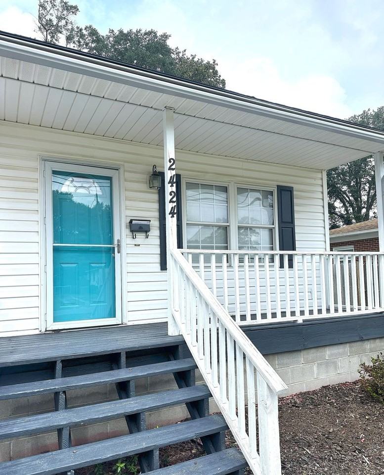 2424 Louisiana St - Photo 2 of 16