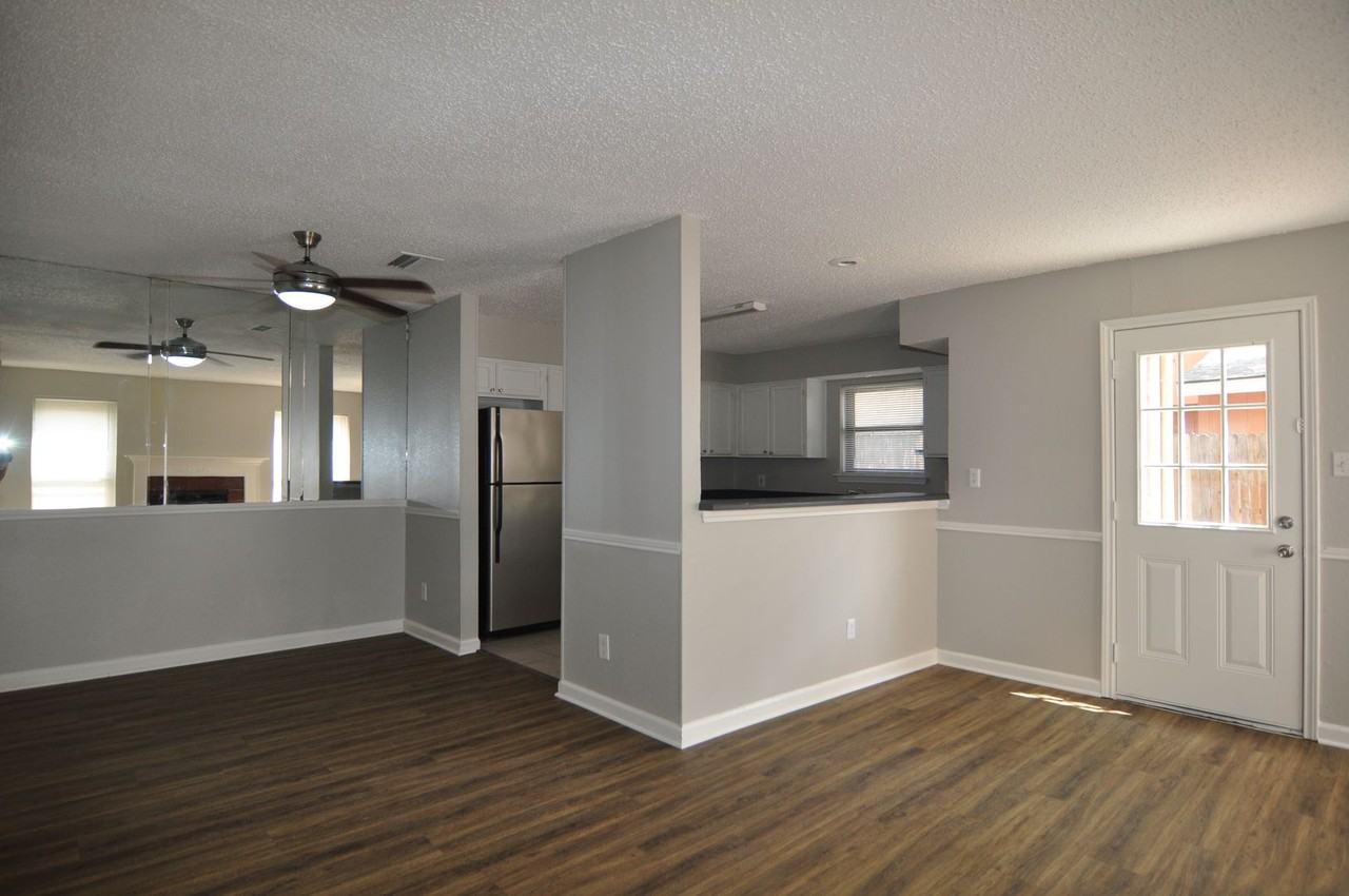 2612 San Sabastian Cir - Photo 5 of 19
