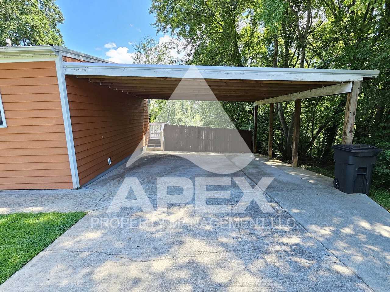 1707 Scott Dr - Photo 3 of 36