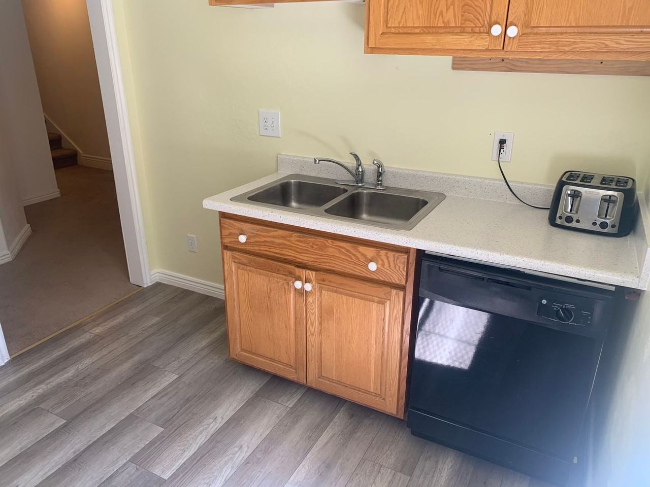 278 North 960 East #B - Photo 3 of 12