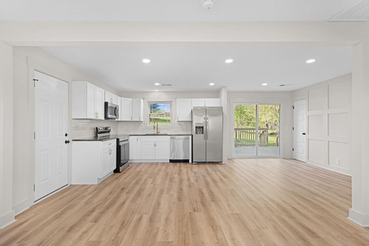 1675 Charlie Rd - Photo 3 of 26