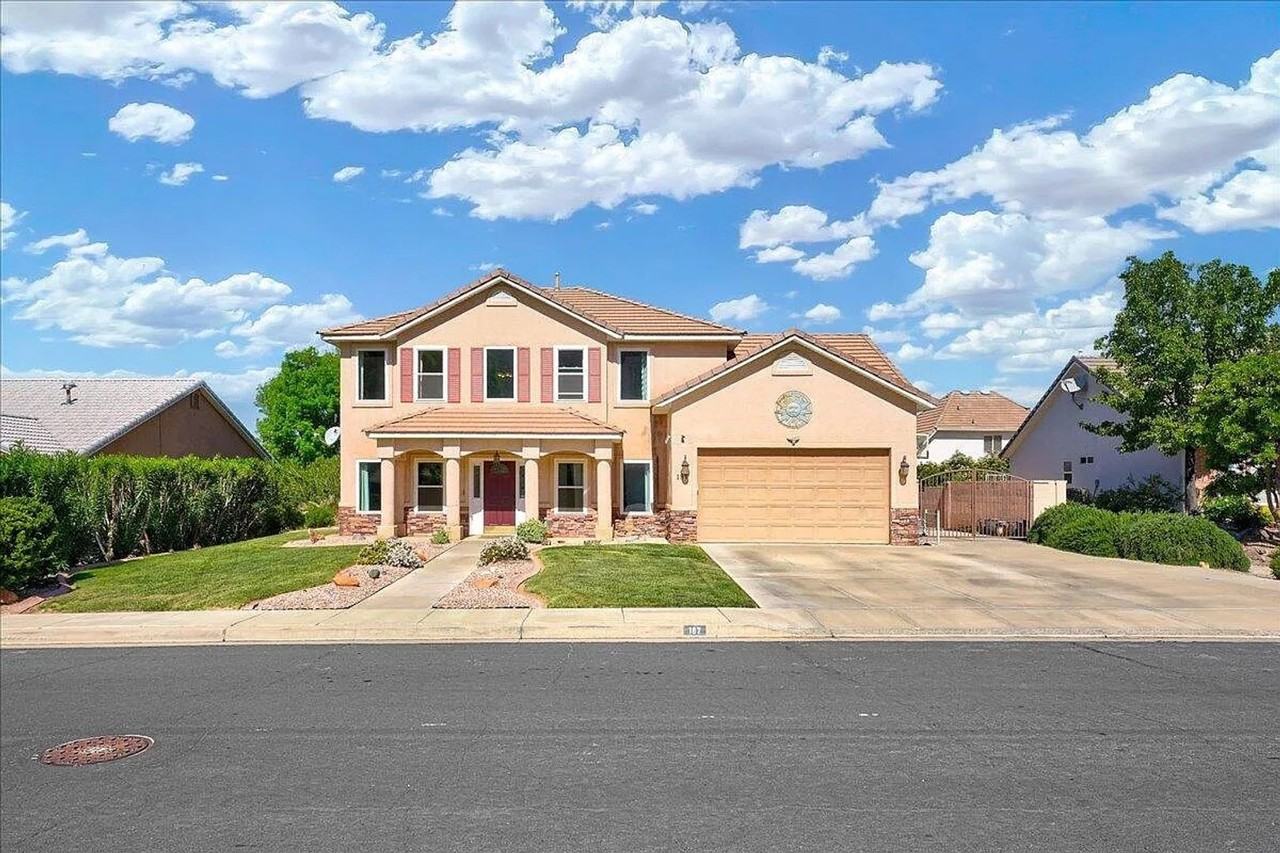 187 N Stone Mountain Dr - Photo 2 of 42