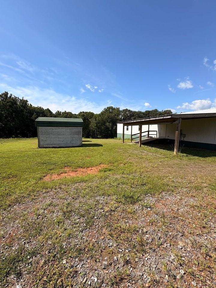 143 Little Macy Ln - Photo 3 of 16