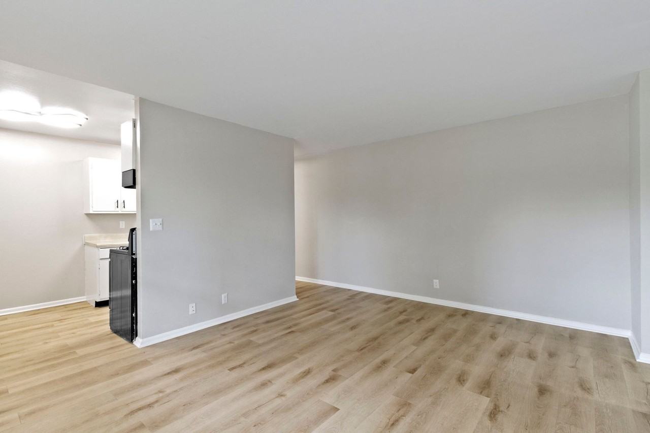 The Courts Apartment Homes - Photo 7 of 36