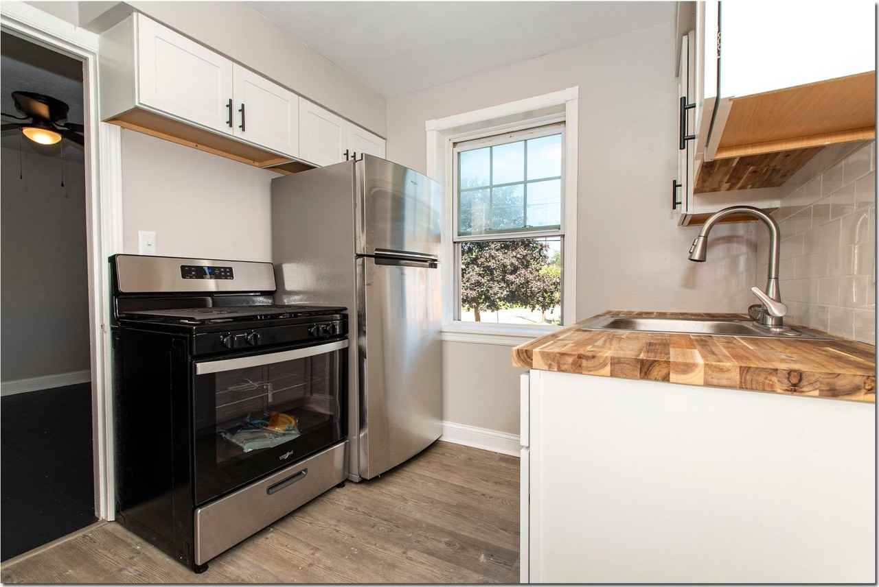 4027 Rocky River Dr. - Photo 5 of 12