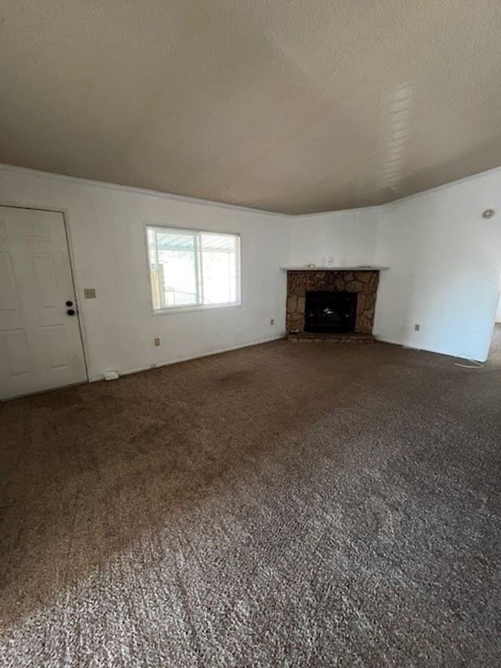 21276 White Pine Dr #38 - Photo 3 of 10