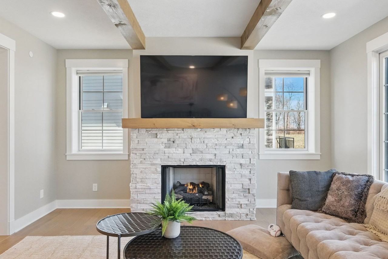 3010 Greeneview Ln - Photo 7 of 46