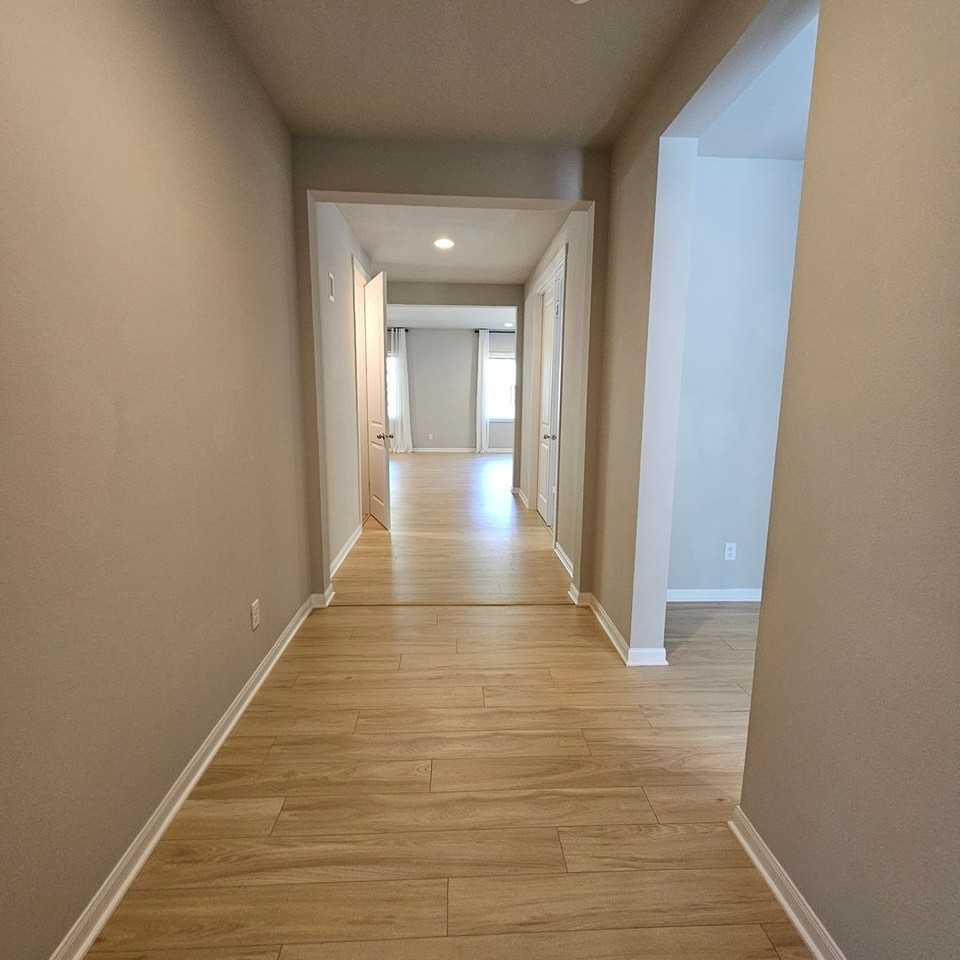 2450 Ne Athlon Ct - Photo 2 of 43