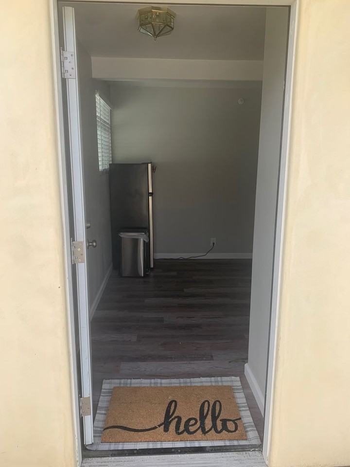 2437 E Main St - Photo 4 of 16