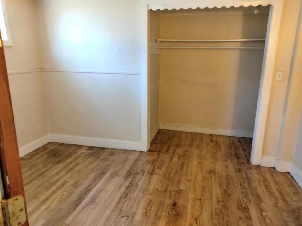 109 Guy Park Ave ##1r - Photo 2 of 4