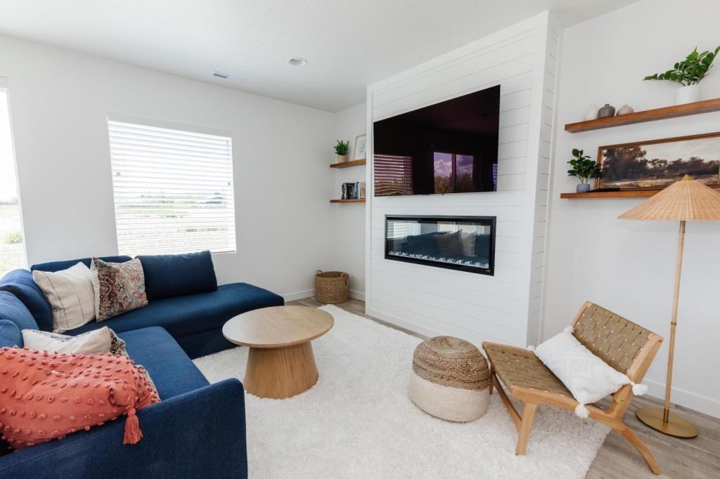 344 W Oregon Trail Dr - Photo 2 of 26