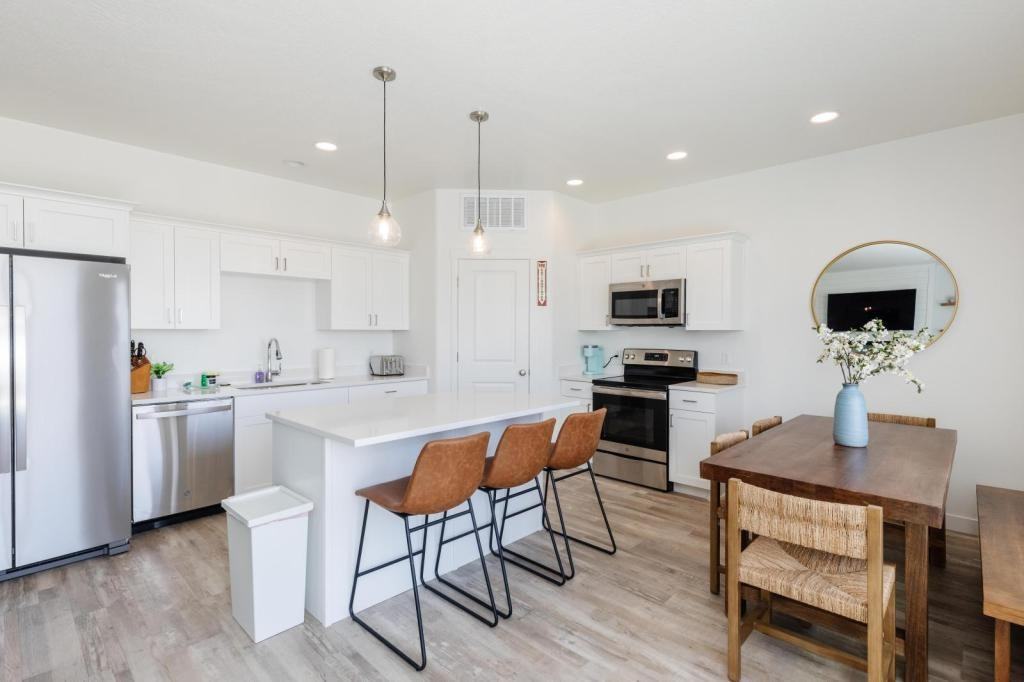 344 W Oregon Trail Dr - Photo 7 of 26