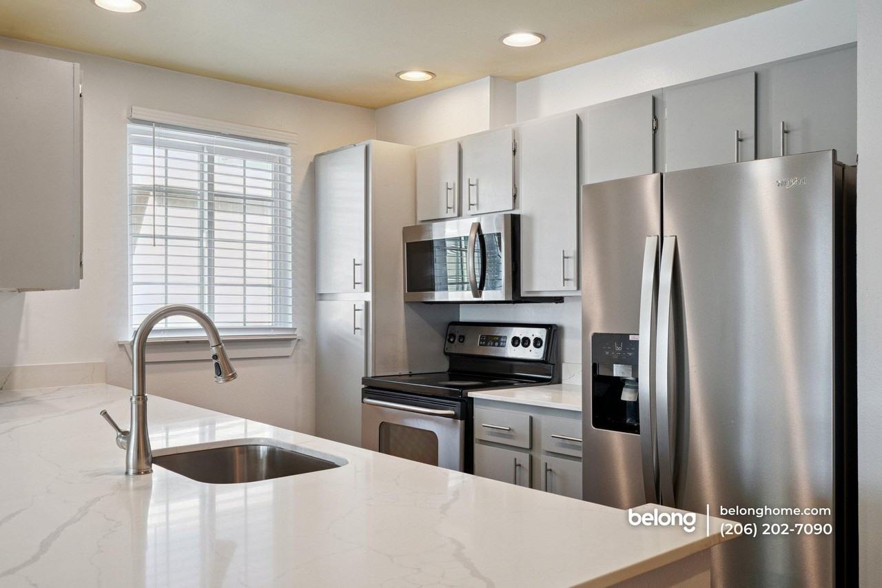 3622 14th Ave W #201 - Photo 5 of 19