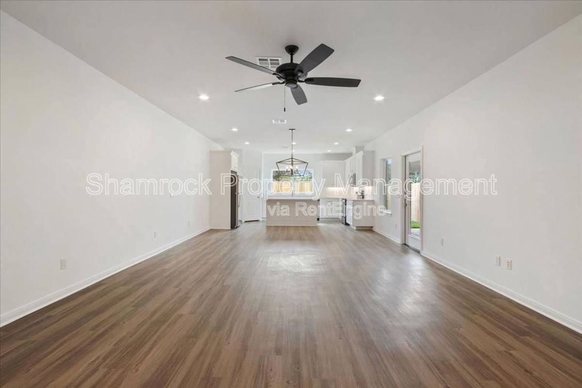 119 W Windmill Way - Photo 2 of 10