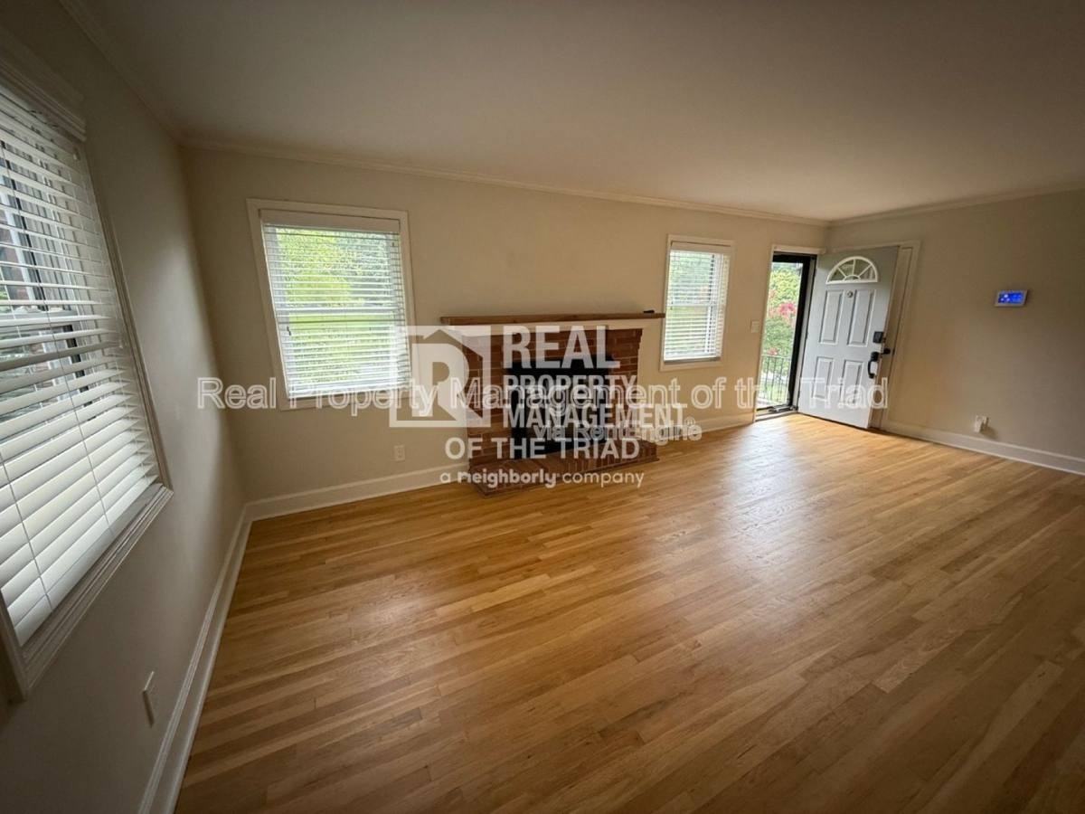 1507 Berwick Rd - Photo 2 of 10