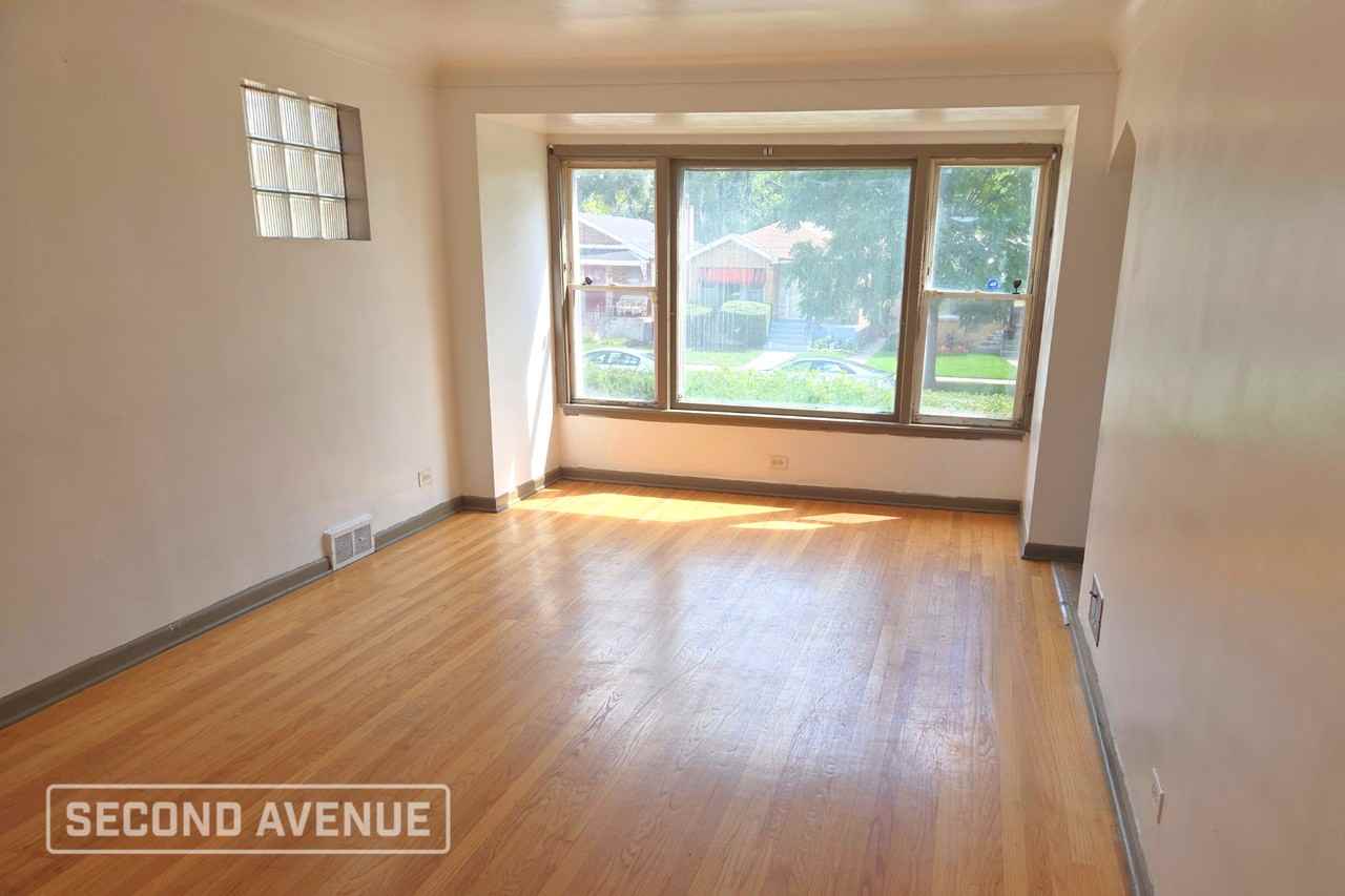 12424 S La Salle St - Photo 3 of 9