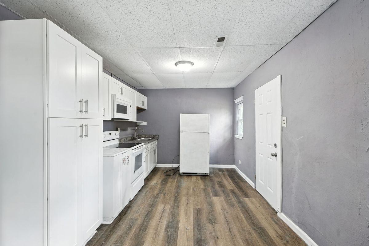 1527 Langston Ave Sw ##A - Photo 2 of 15