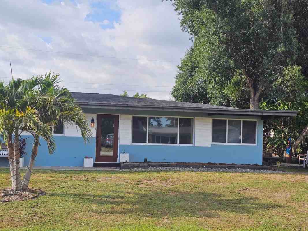 1615 Grace Ave - Photo 2 of 2