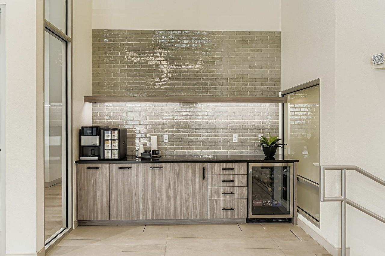 8TWO8 on Broadway Apartments - Photo 4 of 41