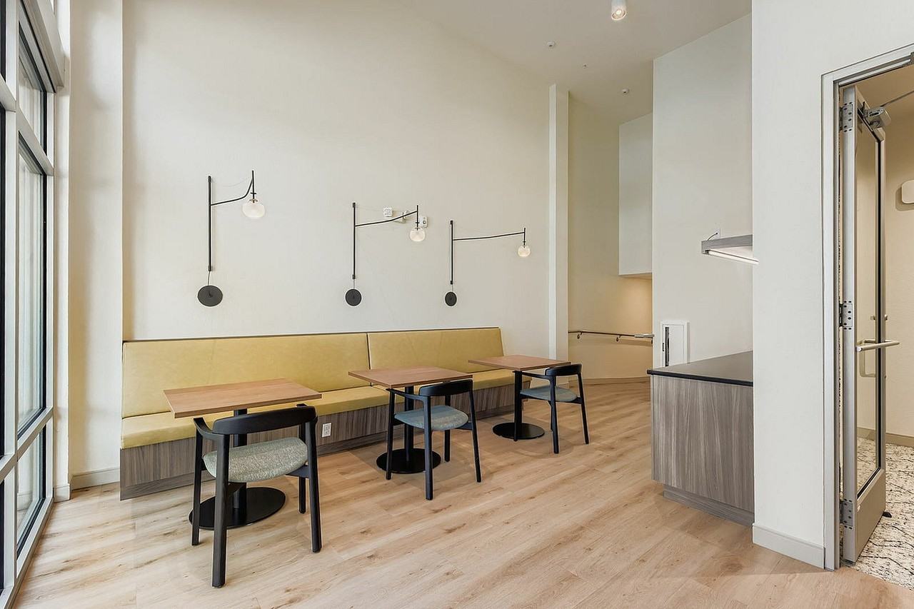 8TWO8 on Broadway Apartments - Photo 7 of 41