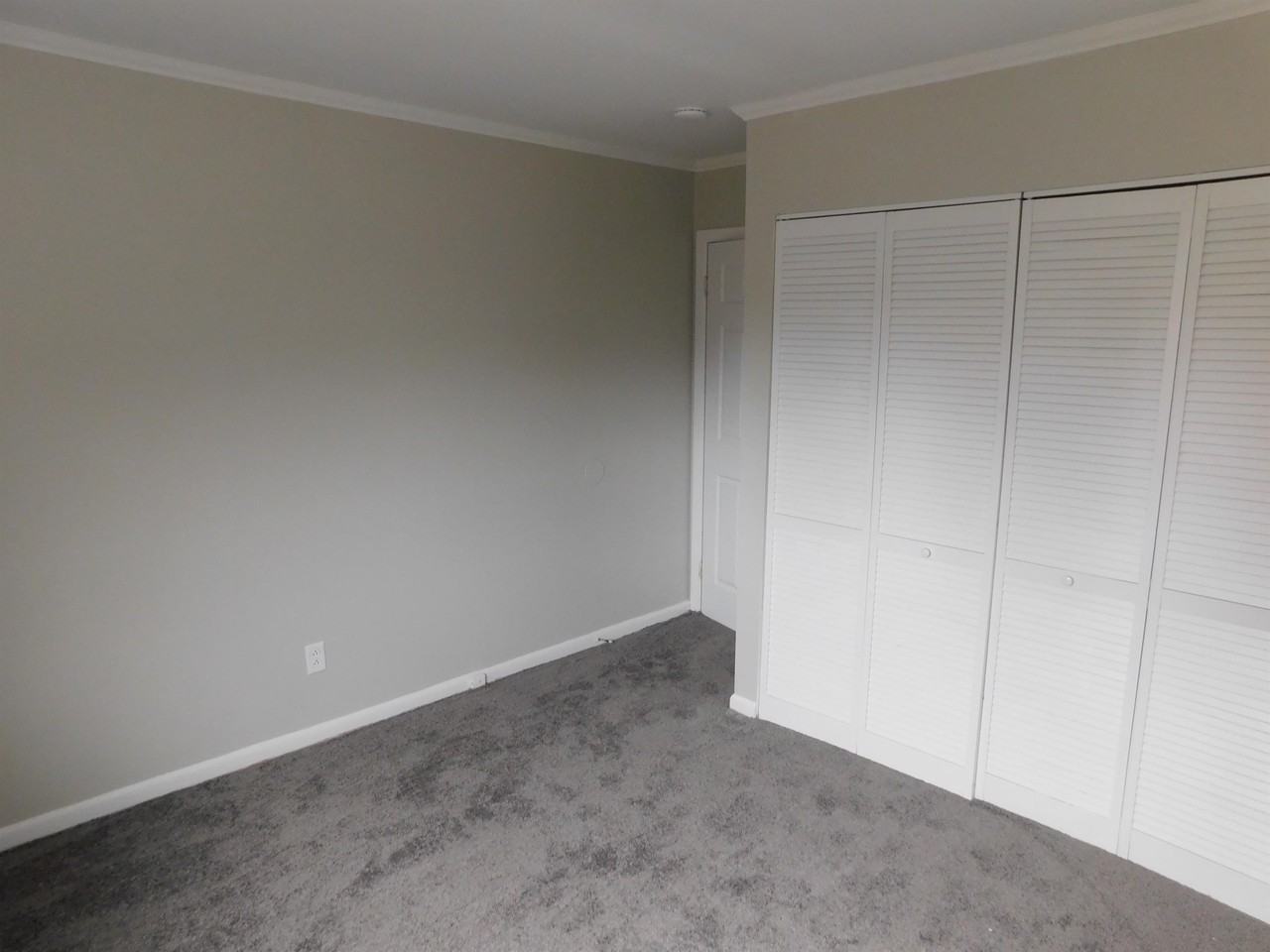 1028 Adams Ave #1 - Photo 5 of 9