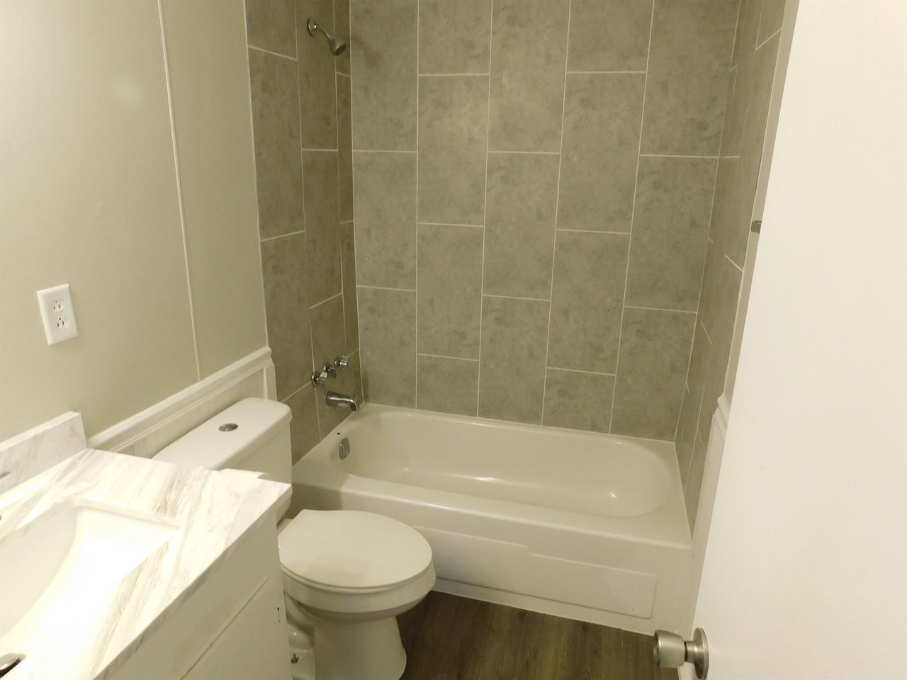 1028 Adams Ave #1 - Photo 7 of 9