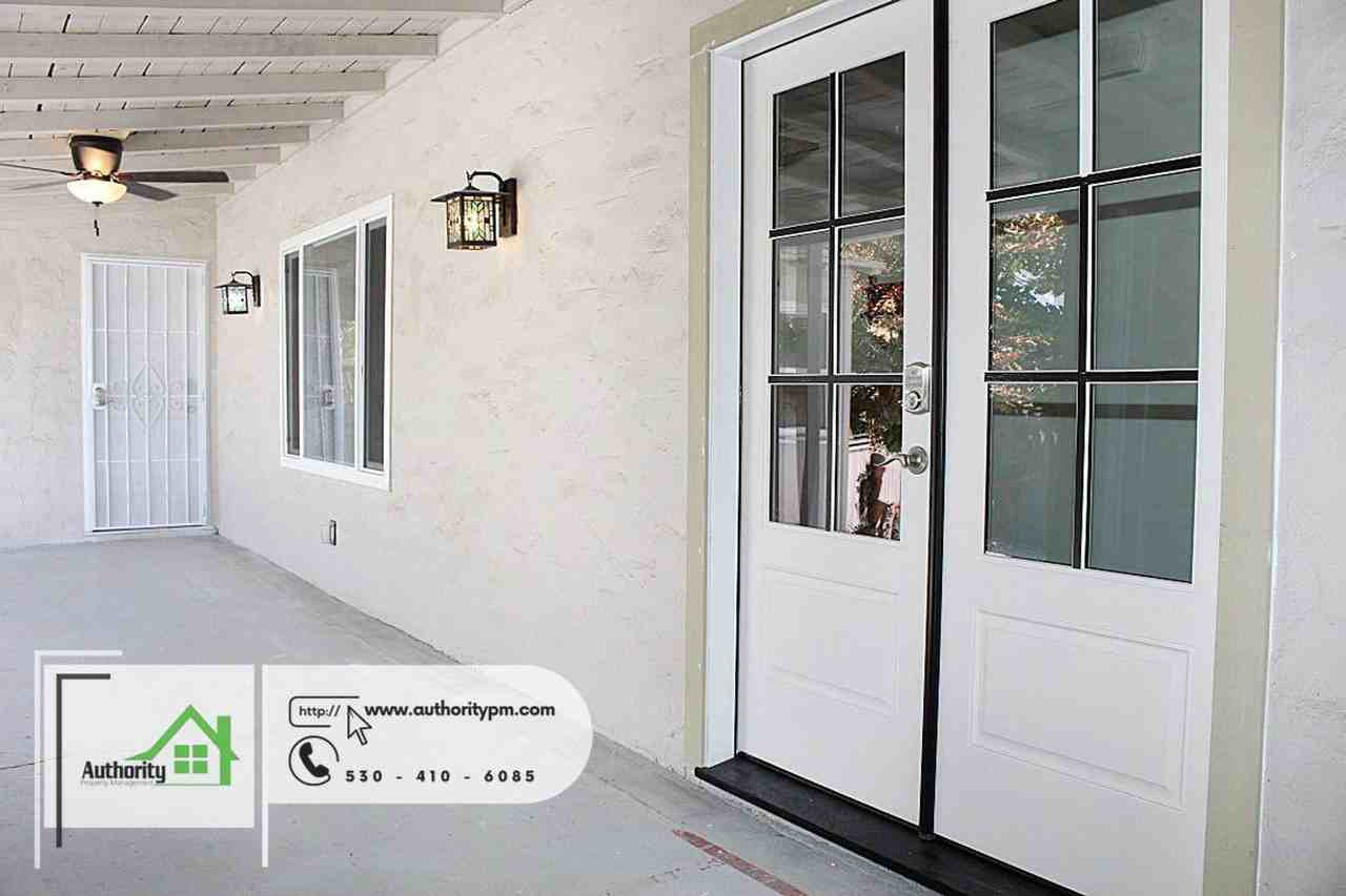 2651 Foothill Blvd - Photo 4 of 32