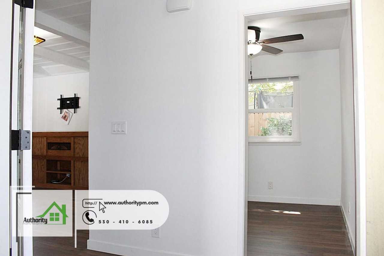 2651 Foothill Blvd - Photo 7 of 32