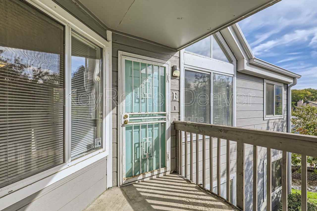 12404 E Tennessee Cir - Photo 2 of 32